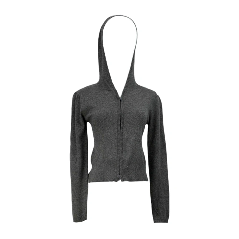 Knitwear with a Cultural Touch | Supplier for Pakruojis (Lithuania)